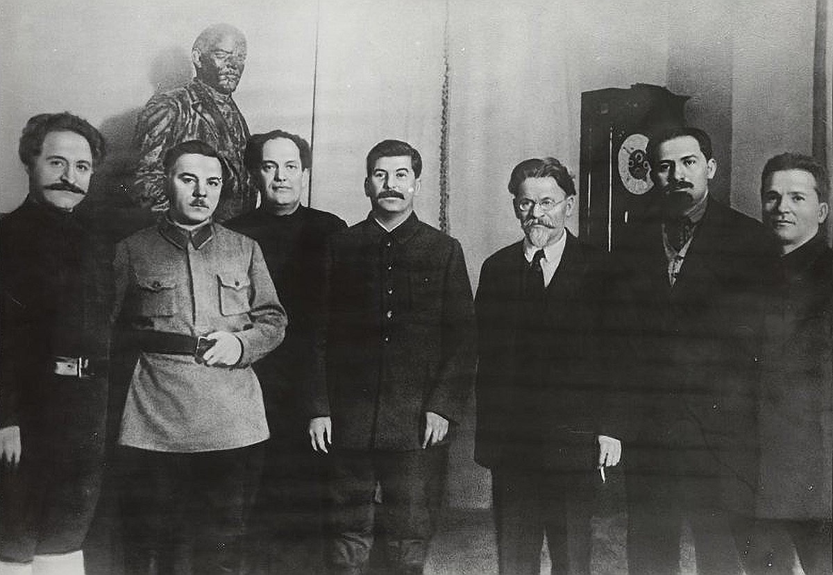 Серго Орджоникидзе, Климент Ворошилов, Валериан Куйбышев, Иосиф Сталин, Михаил Калинин, Лазарь Каганович, Сергей Киров