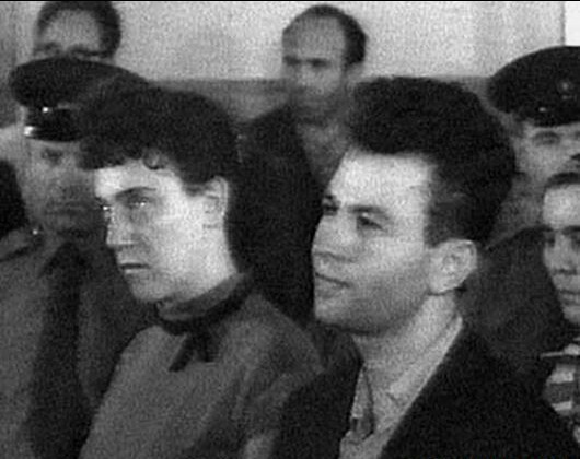 Надежда Эдлис и Владислав Файбишенко во время судебного заседания. 1961 года