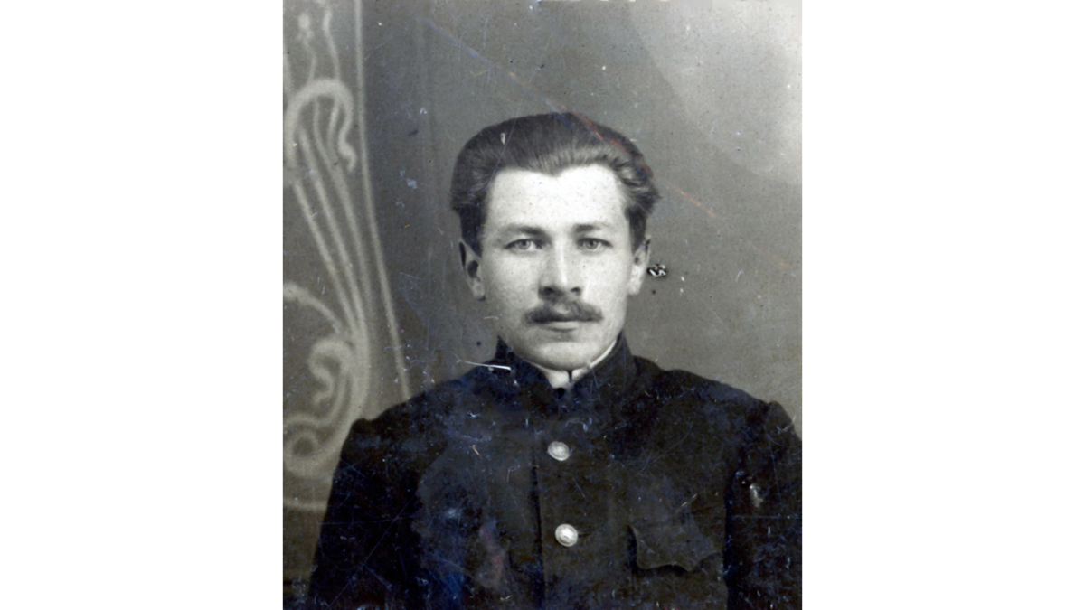 Старший брат Павла Степанова Юрий (Георгий). Место съемки неизвестно. 1910-е. Из личного архива Яна Рачинского